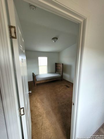 2072 County Road 421, Stockdale, TX 78160