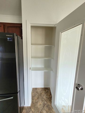 2072 County Road 421, Stockdale, TX 78160