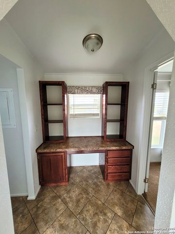 2072 County Road 421, Stockdale, TX 78160