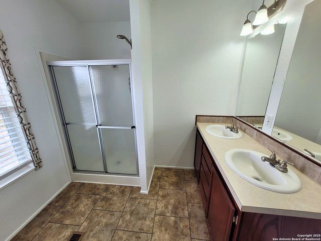 2072 County Road 421, Stockdale, TX 78160