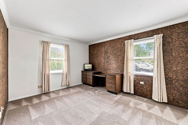 1600 Cambourne Lane, Schaumburg, IL 60194