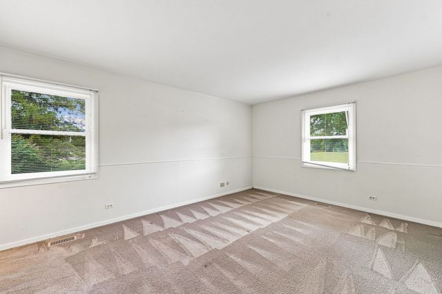 1600 Cambourne Lane, Schaumburg, IL 60194