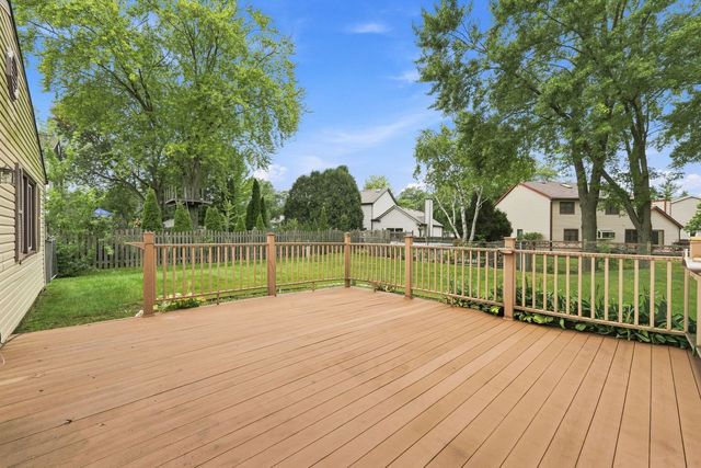1600 Cambourne Lane, Schaumburg, IL 60194
