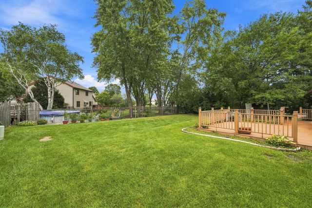1600 Cambourne Lane, Schaumburg, IL 60194