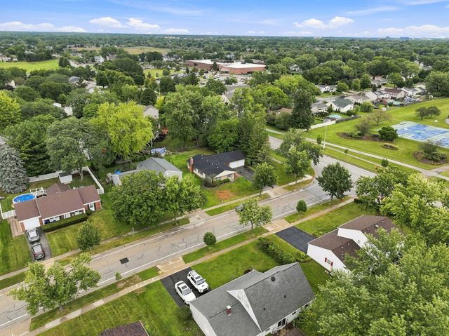1600 Cambourne Lane, Schaumburg, IL 60194
