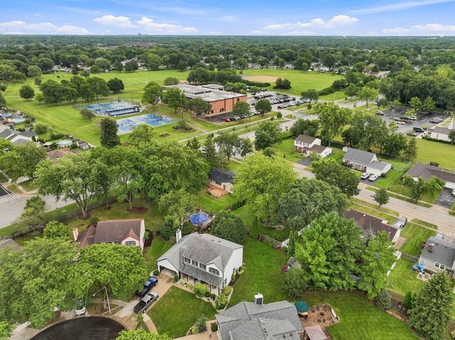 1600 Cambourne Lane, Schaumburg, IL 60194
