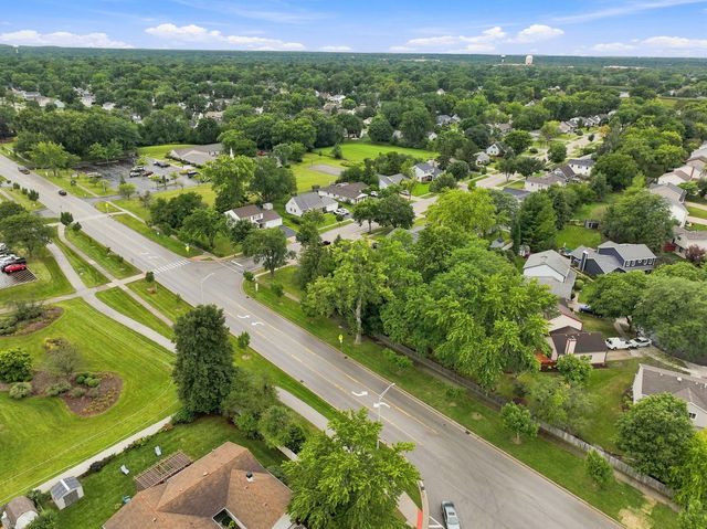 1600 Cambourne Lane, Schaumburg, IL 60194