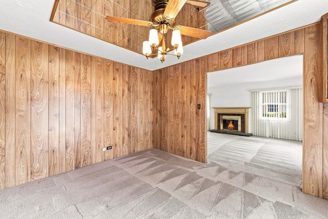 1600 Cambourne Lane, Schaumburg, IL 60194