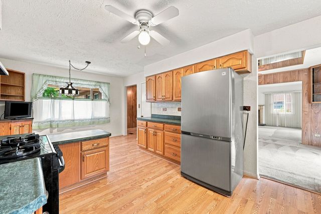 1600 Cambourne Lane, Schaumburg, IL 60194