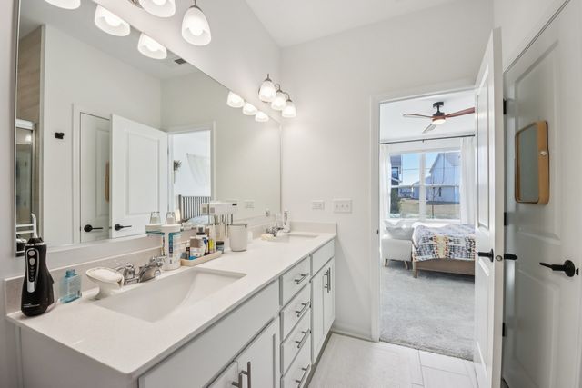 714 Alberta Avenue, Oswego, IL 60543