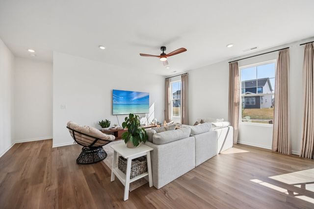 714 Alberta Avenue, Oswego, IL 60543