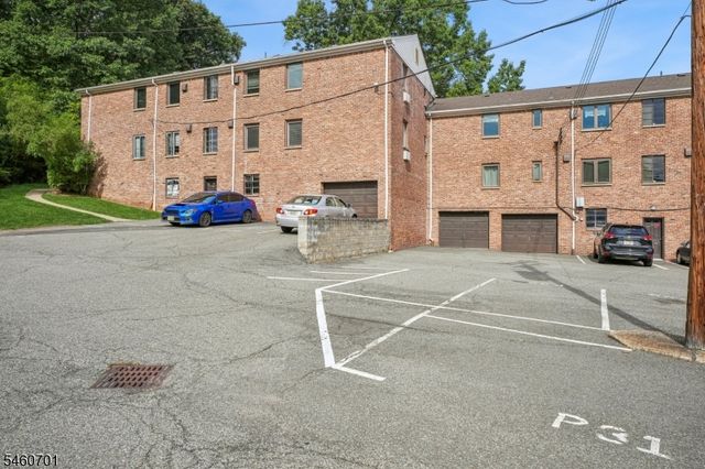 28 Troy Dr, Springfield Twp., NJ 07081