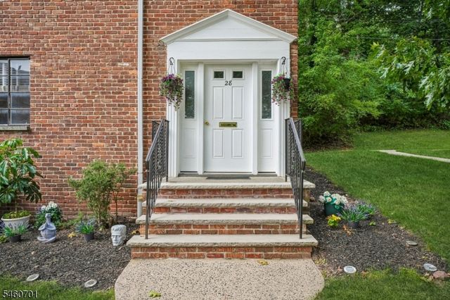28 Troy Dr, Springfield Twp., NJ 07081