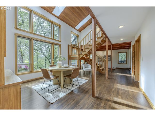 5171 SOLAR HEIGHTS Dr, Eugene, OR 97405