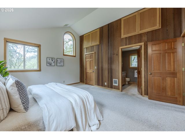 5171 SOLAR HEIGHTS Dr, Eugene, OR 97405