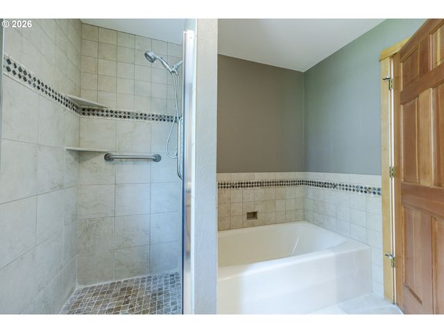 5171 SOLAR HEIGHTS Dr, Eugene, OR 97405