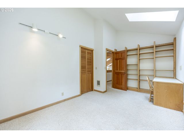 5171 SOLAR HEIGHTS Dr, Eugene, OR 97405