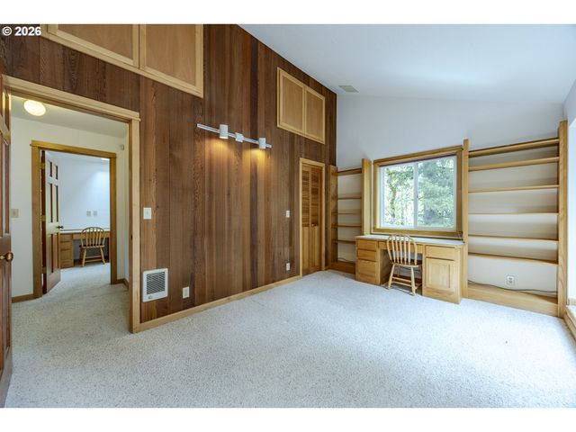 5171 SOLAR HEIGHTS Dr, Eugene, OR 97405