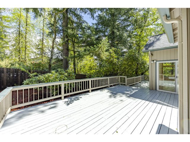 5171 SOLAR HEIGHTS Dr, Eugene, OR 97405