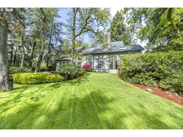 5171 SOLAR HEIGHTS Dr, Eugene, OR 97405