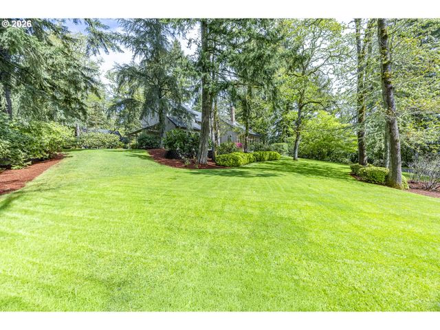 5171 SOLAR HEIGHTS Dr, Eugene, OR 97405