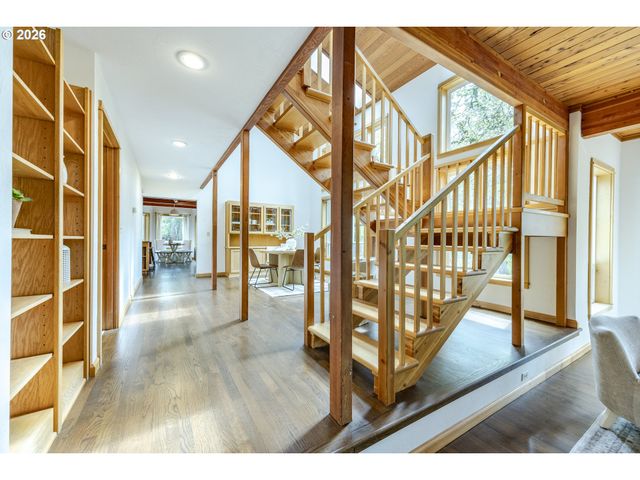 5171 SOLAR HEIGHTS Dr, Eugene, OR 97405