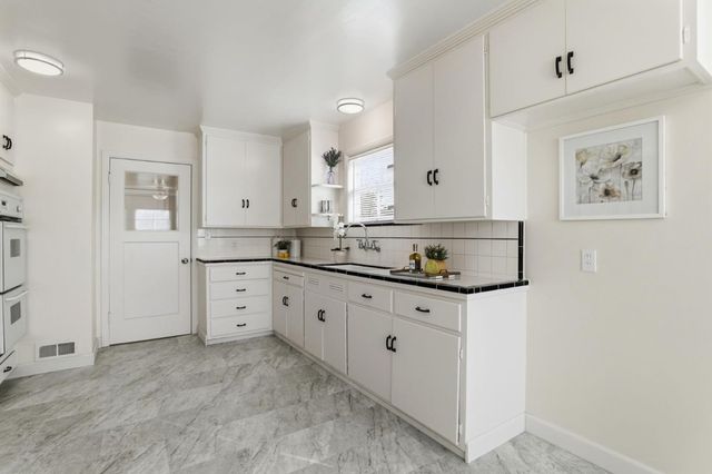 894 S 10th Street, San Jose, CA 95112