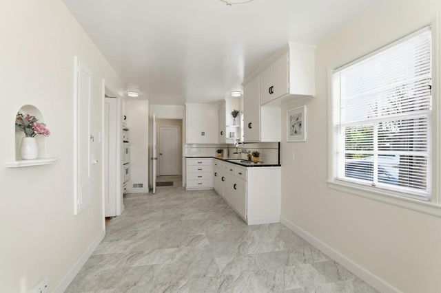 894 S 10th Street, San Jose, CA 95112