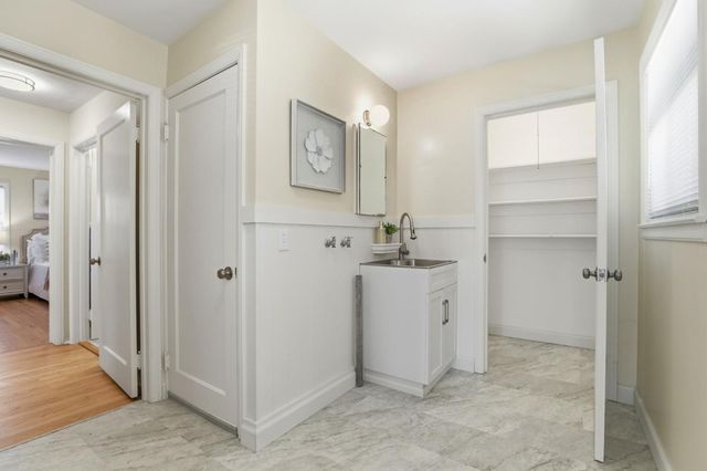 894 S 10th Street, San Jose, CA 95112