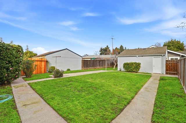 894 S 10th Street, San Jose, CA 95112