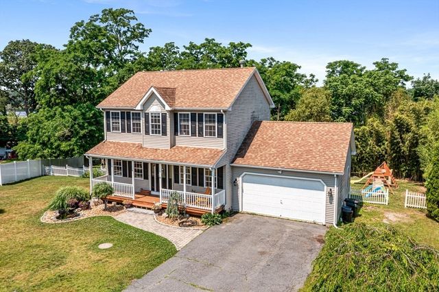 15 Dolphin Cir, Somerset, MA 02726