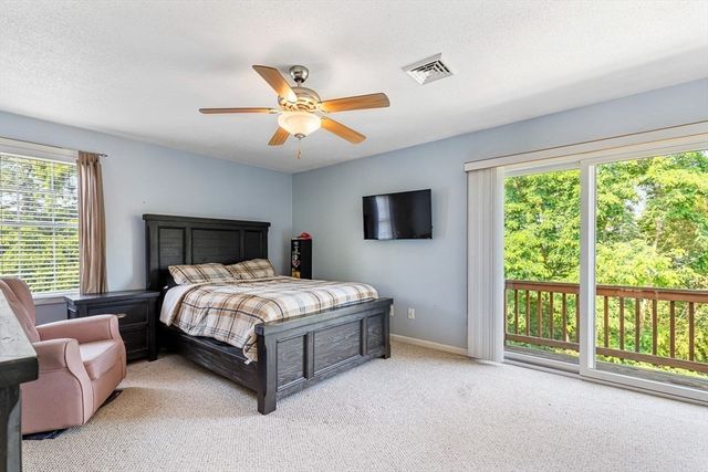 15 Dolphin Cir, Somerset, MA 02726