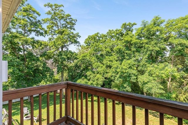 15 Dolphin Cir, Somerset, MA 02726