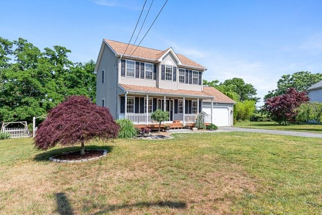 15 Dolphin Cir, Somerset, MA 02726