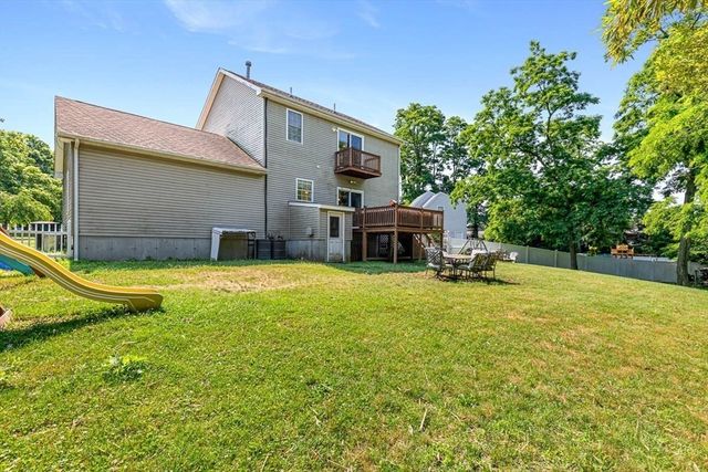 15 Dolphin Cir, Somerset, MA 02726