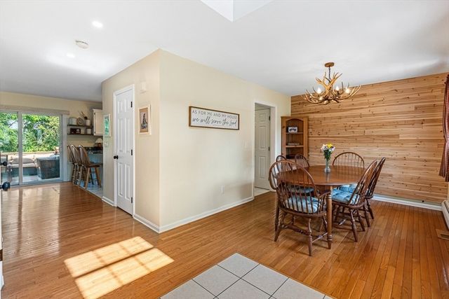 15 Dolphin Cir, Somerset, MA 02726