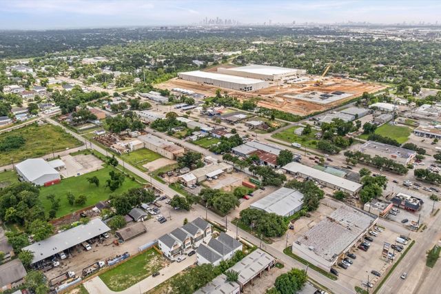 5354 Waleska, Houston, TX 77091