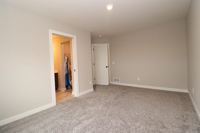 18362 Geyser Way, Lakeville, MN 55044