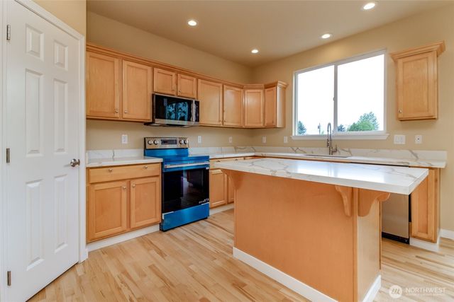 17837 110th Place SE, Renton, WA 98055