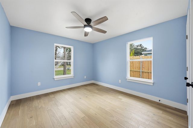 717 Circle Drive, Arlington, TX 76010