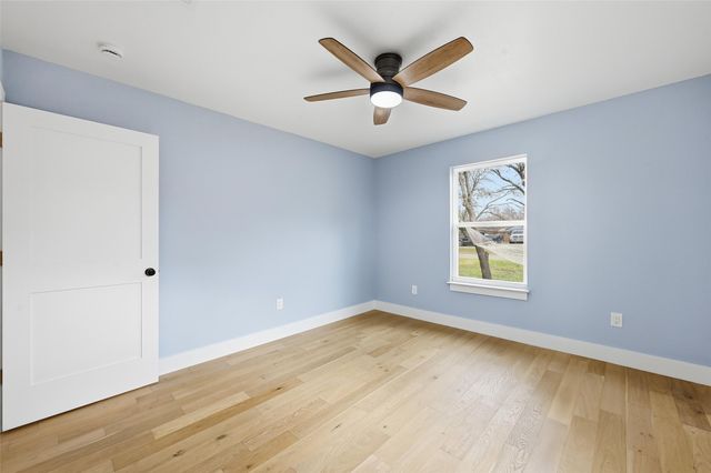 717 Circle Drive, Arlington, TX 76010