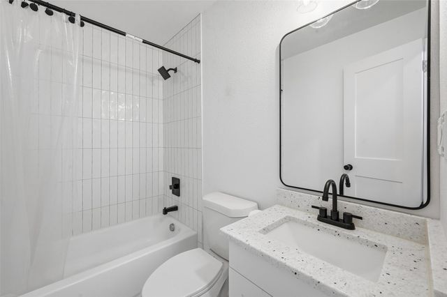 717 Circle Drive, Arlington, TX 76010