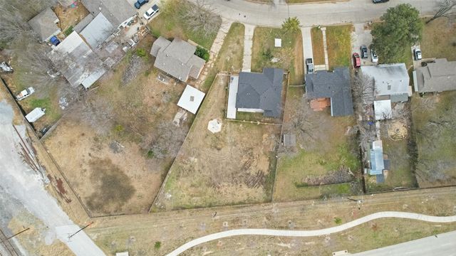 717 Circle Drive, Arlington, TX 76010