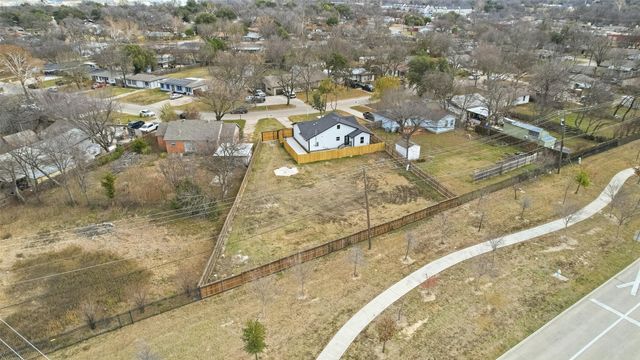 717 Circle Drive, Arlington, TX 76010