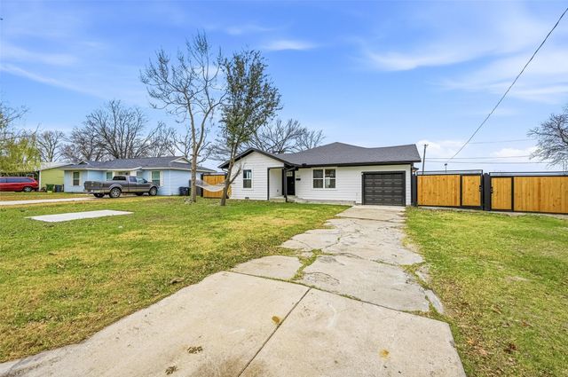 717 Circle Drive, Arlington, TX 76010