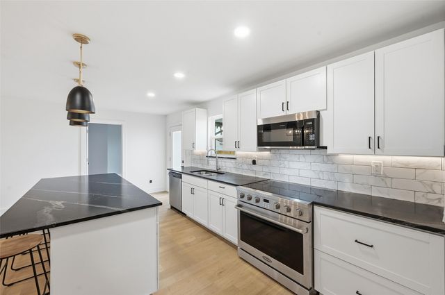 717 Circle Drive, Arlington, TX 76010