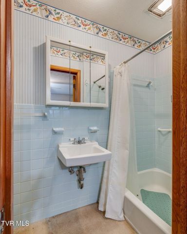 730 Outer Drive, Rogersville, TN 37857