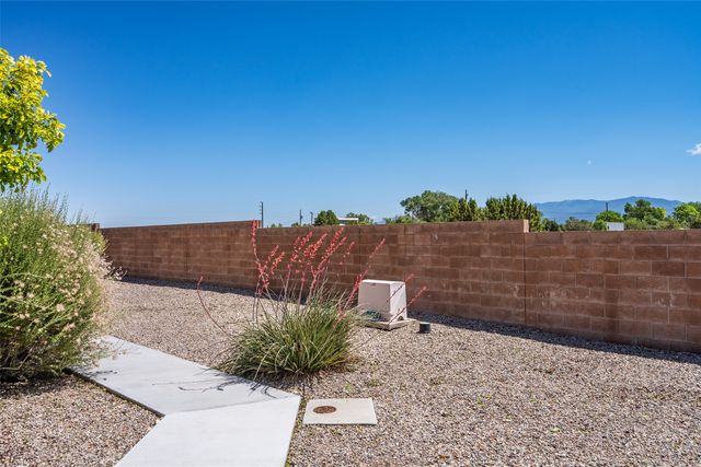 4351 San Benito A, Santa Fe, NM 87507