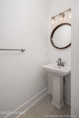 121 Castle Court, Washington, NC 27889