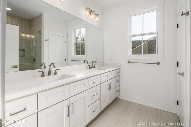 121 Castle Court, Washington, NC 27889